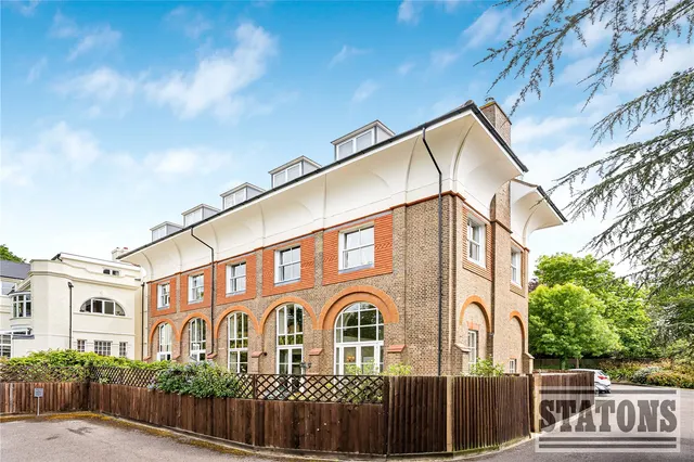 Games Road, Barnet, EN4 9HX, photo 1