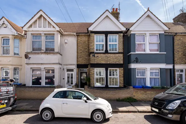 Galway Road, Sheerness, ME12, photo 1