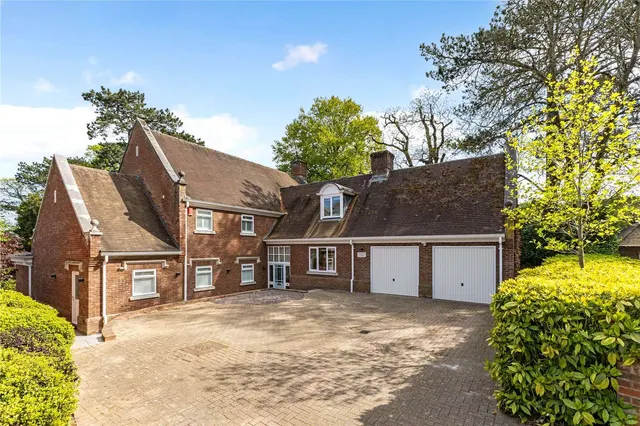 Courtenay Road, Winchester, Hampshire, SO23 7ER, photo 1