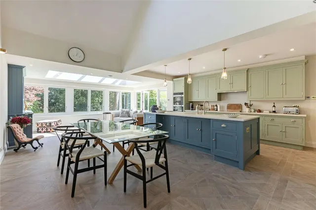 Photo 2 — Courtenay Road, Winchester, Hampshire, SO23 7ER