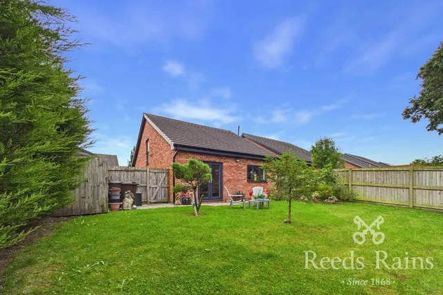 Photo 2 — Brickfield Place, Leyland, Lancashire, PR25