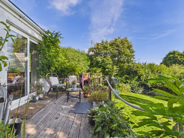 Glenside Gardens, Lanner, TR16, photo 1