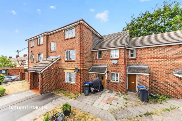 Kennedy Close, Mitcham, photo 1