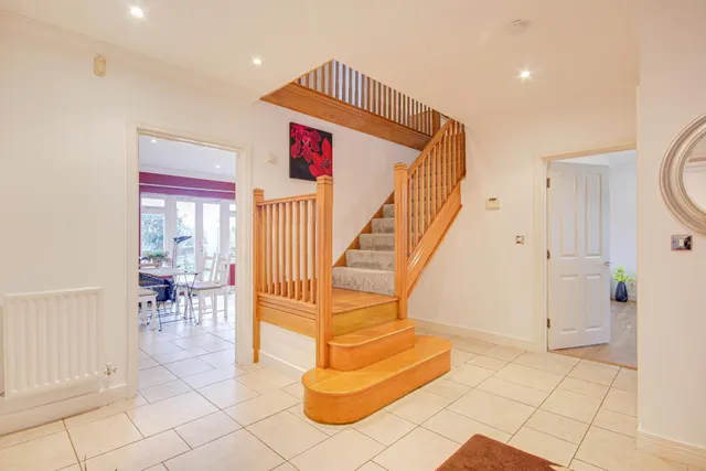 Horseshoe Drive, Over, GL2, photo 2