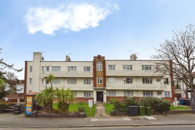 Princes Drive, Harrow, photo 1