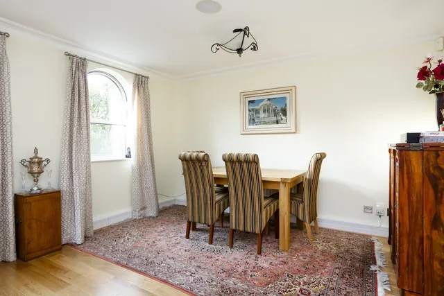 Photo 3 — Keble Place Barnes SW13