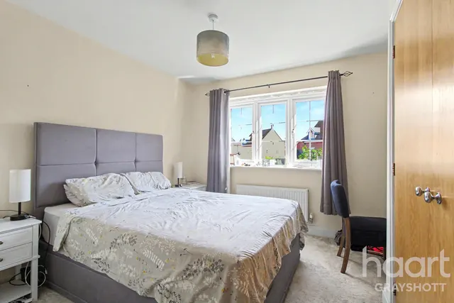Elder Crescent, Lindford, GU35, photo 3