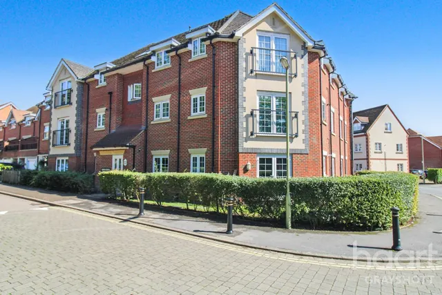 Elder Crescent, Lindford, GU35, photo 1