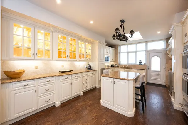 Windsor Court, West Park, HG1, photo 3