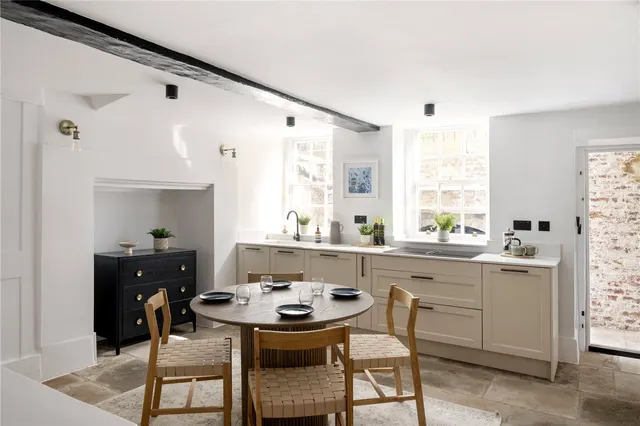 Chiswick Lane South, London, W4, photo 3