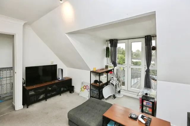 Bitterne Road West, Southampton, SO18, photo 3