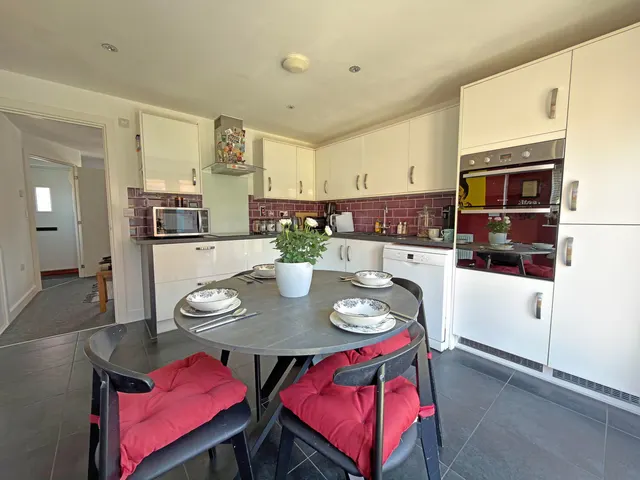 Photo 3 — Hogarth Court, Sible Hedingham, Essex CO9 3FA