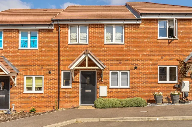 Pulborough, RH20 1FW, photo 1