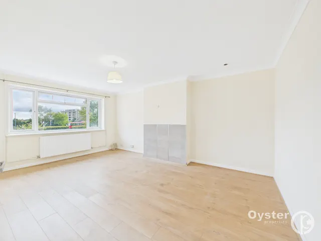 Kerry Court, Stanmore, HA7, photo 2