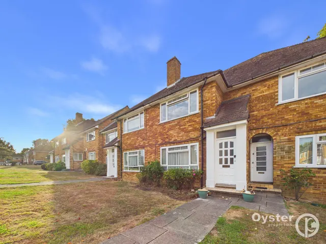 Kerry Court, Stanmore, HA7, photo 1