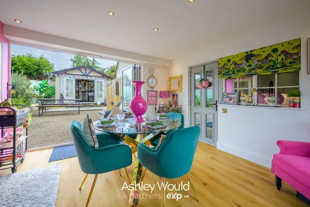 Lovett Cottage, Cutnall Green, WR9, photo 2