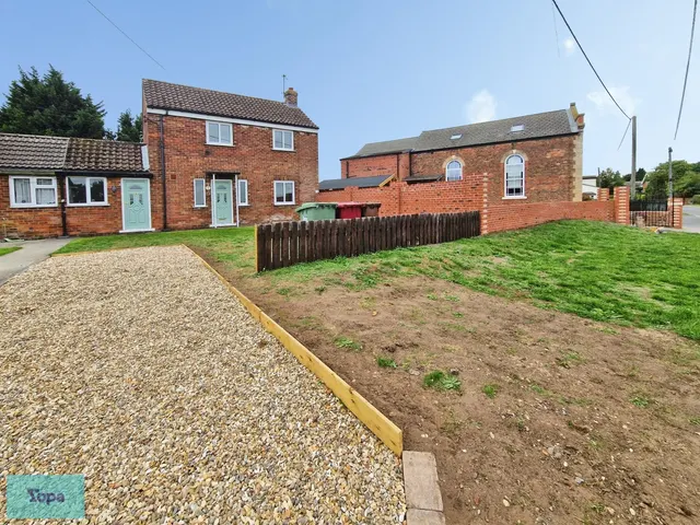2 bedroom house, High Street, Wroot, DN9