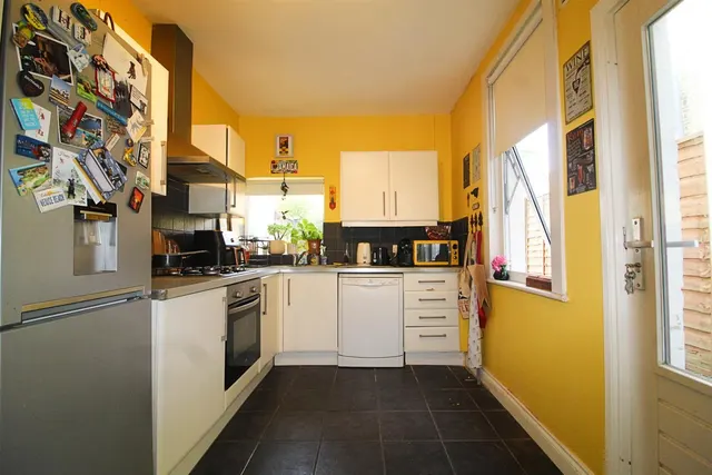 Photo 3 — St. Stephens Road, Barnet EN5 2TA