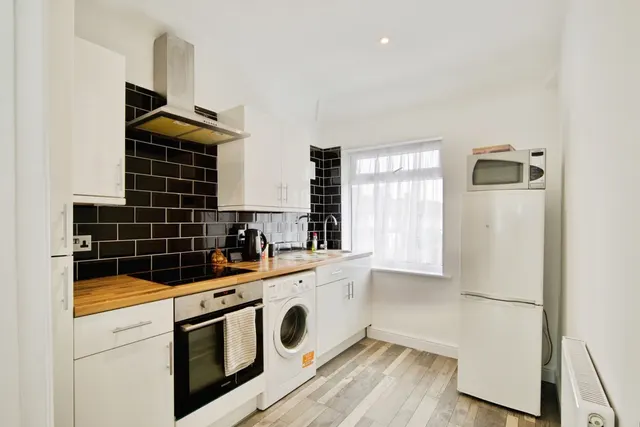 Photo 2 — Crosby Road, Dagenham, Essex, RM10