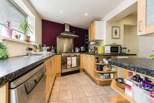 Photo 3 — Passfield Avenue, Eastleigh, Eastleigh, Hampshire, SO50 9ND