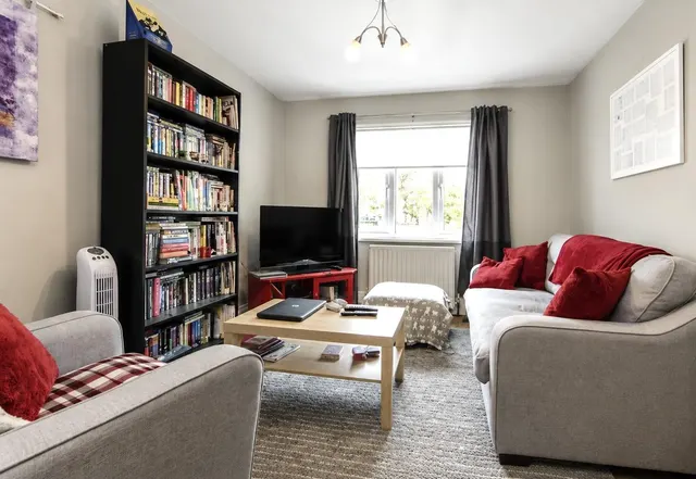 Photo 2 — Passfield Avenue, Eastleigh, Eastleigh, Hampshire, SO50 9ND