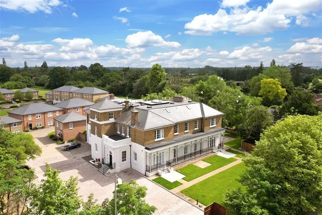 Photo 3 — 26 Mobbs Close, Stoke Poges, SL2