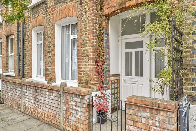 Goldsboro Road, London, SW8, photo 1