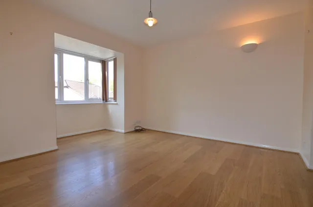 Horatio Avenue, Warfield, RG42, photo 3