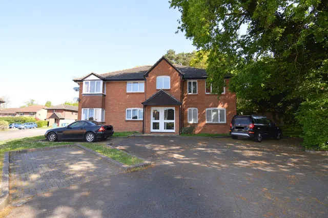 Horatio Avenue, Warfield, RG42, photo 1