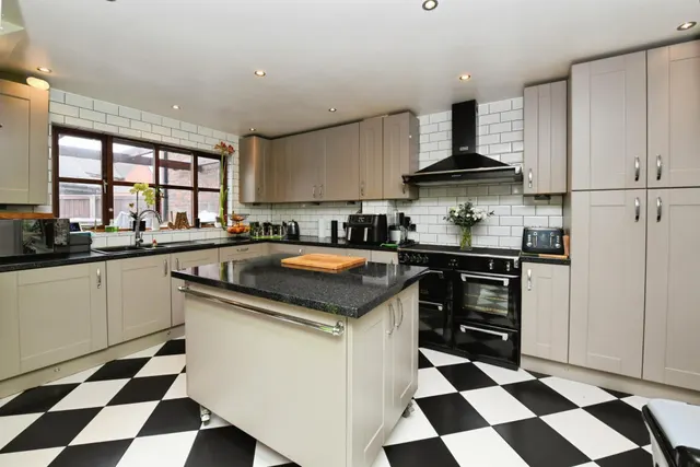 Abbotsleigh Road, South Woodham Ferrers, CM3, photo 2