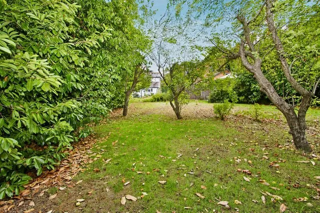 School Close, Bisley, GU24, photo 2