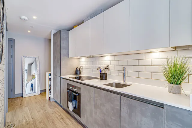 Photo 3 — Park Terrace, Worcester Park, KT4 7JZ