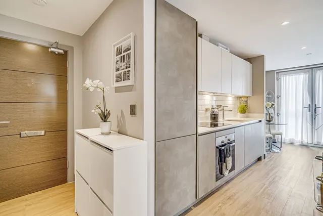 Photo 2 — Park Terrace, Worcester Park, KT4 7JZ