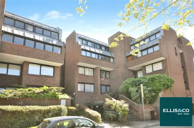 Britten Close, Golders Green, NW11, photo 1