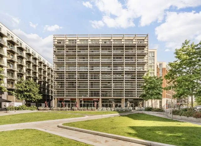 Royal Crest Avenue, Royal Wharf, E16, photo 1