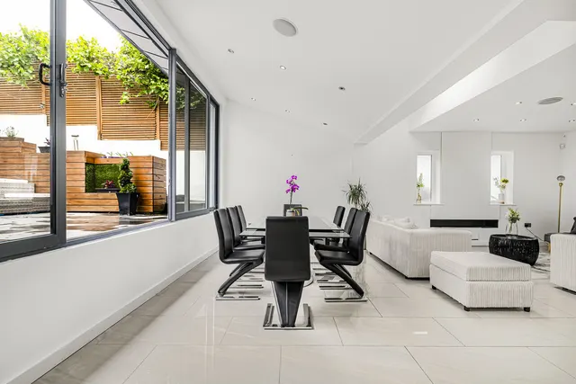 Photo 2 — West Wickham, BR4 9DN