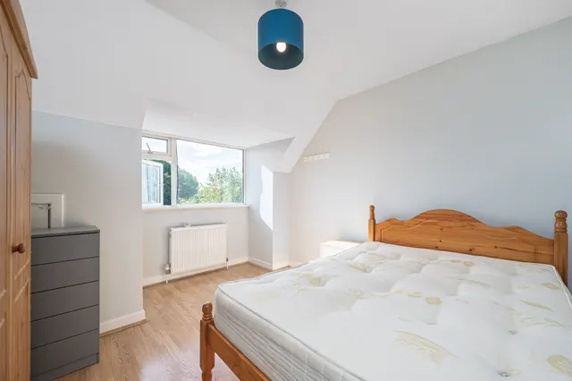 London, NW11, photo 1