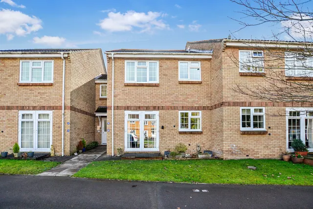 2 bedroom flat — Greenway Lane, Charlton Kings, Cheltenham, GL52 6LA