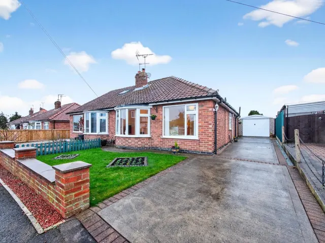 Lyndale Avenue, York, YO10, photo 1