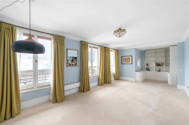 Photo 2 — Chartwell House, 12 Ladbroke Terrace, London, W11