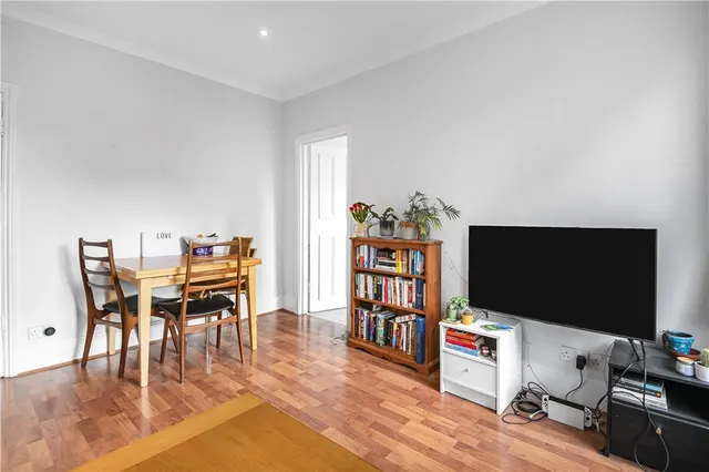 Effra Road, London, SW2, photo 3