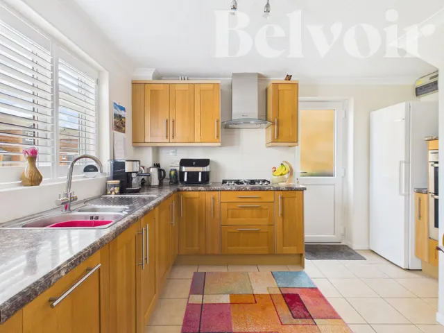 Photo 2 — Violet Close, Kempshott, Basingstoke, RG22
