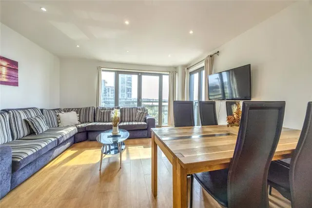 Western Harbour Terrace, Edinburgh, EH6, photo 3