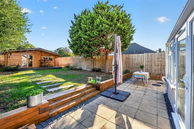 Victory Avenue, Morden, SM4, photo 3