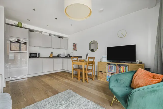 Knoll Rise, Orpington, BR6, photo 3