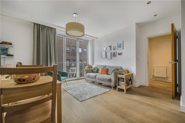 Knoll Rise, Orpington, BR6, photo 2