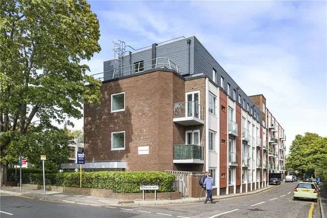 Knoll Rise, Orpington, BR6, photo 1