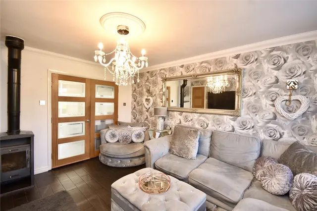 Luzley Brook Road, Royton, OL2, photo 3