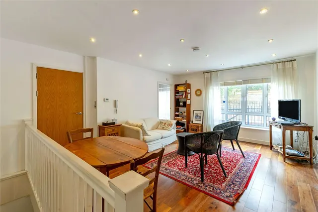 Photo 2 — Kelvedon Road, Fulham, London, SW6 5AS