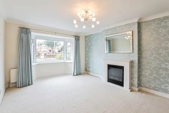 Clifton Drive North, Lytham St. Annes, FY8, photo 2
